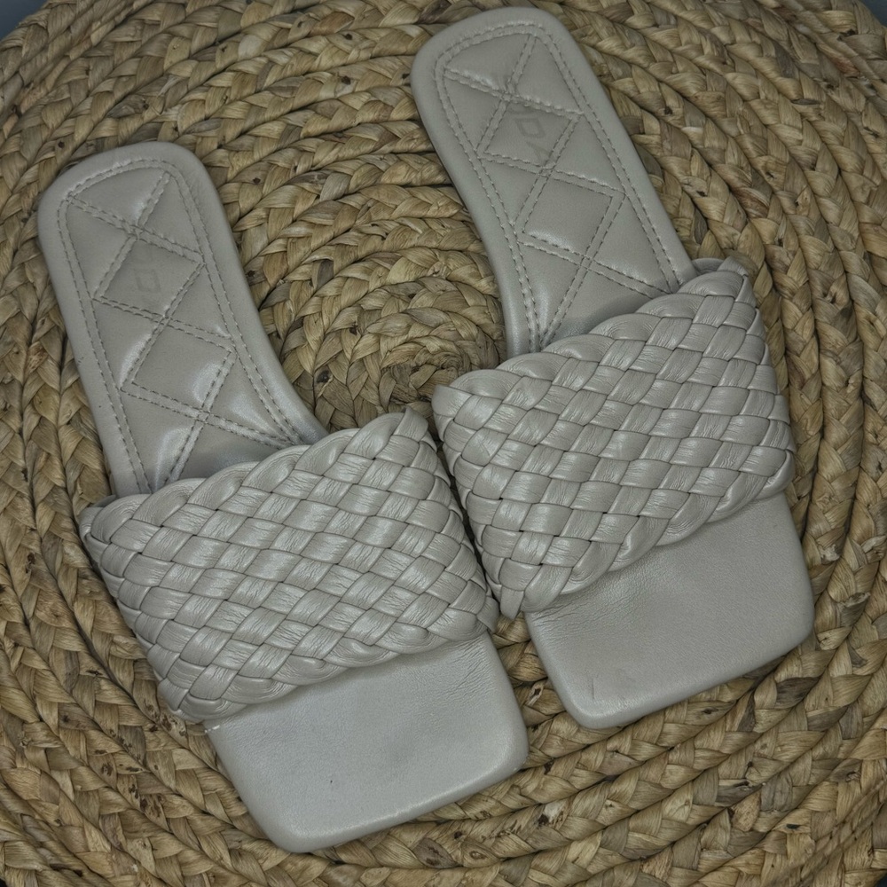 Breaded Sandal 7.5 Square Toe Women's in Cream | Wide Foot | Soda Slide-On